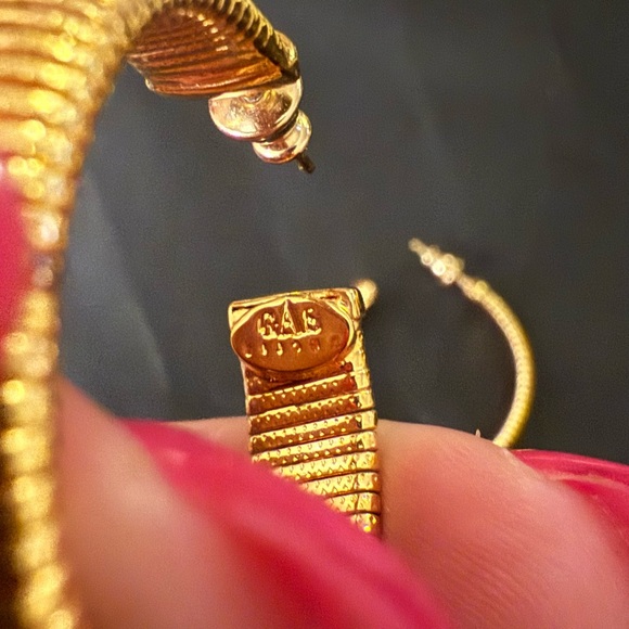 Gas Bijoux Gold Hoops - Picture 4 of 4